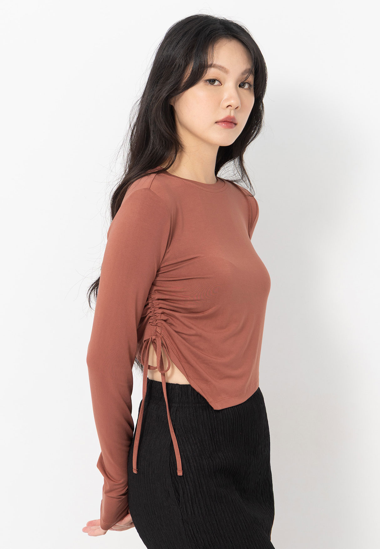 圓領斜邊抽皺上衣