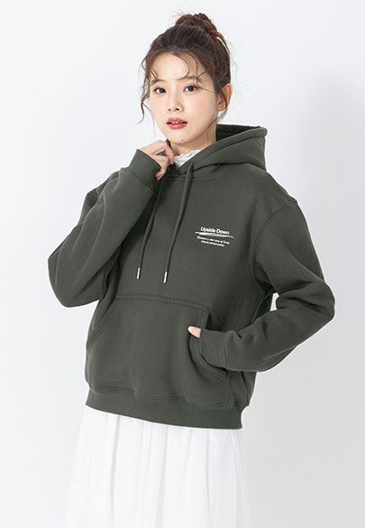 左胸文字落肩連帽上衣