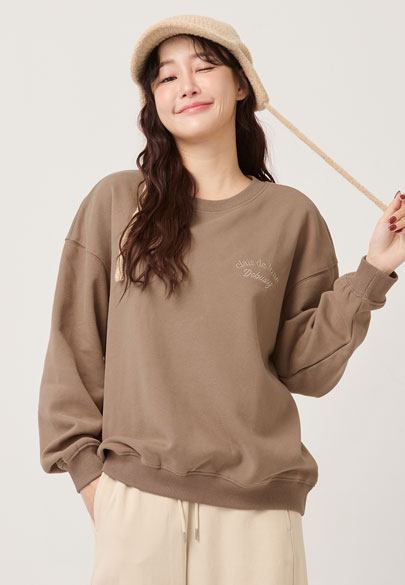 基本寬鬆繡字大學T